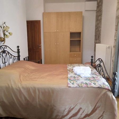 Xenios Petritis Apartment Levadeia Bagian luar foto