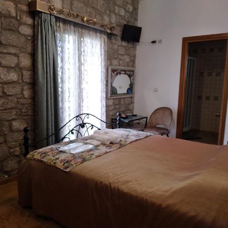 Xenios Petritis Apartment Levadeia Bagian luar foto
