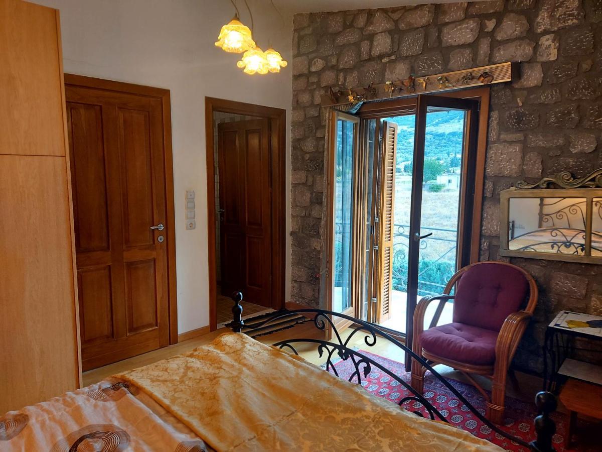 Xenios Petritis Apartment Levadeia Bagian luar foto