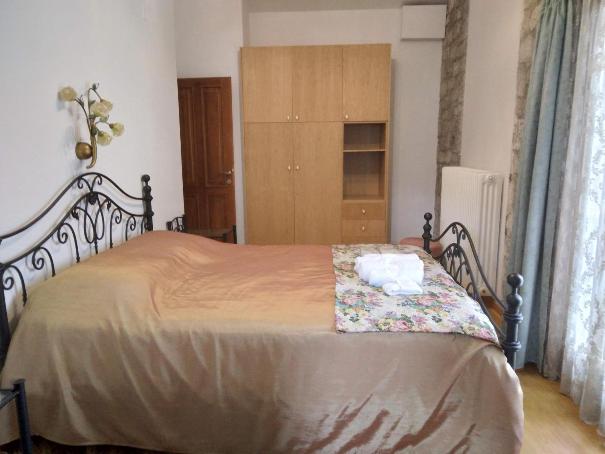 Xenios Petritis Apartment Levadeia Bagian luar foto